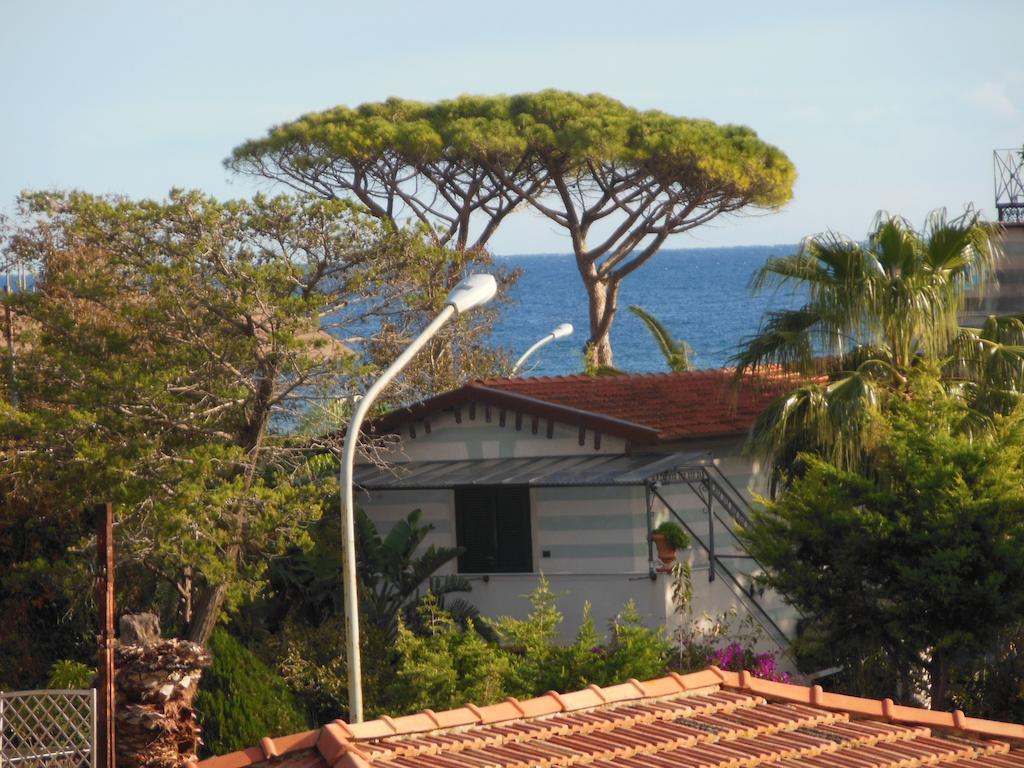 Casa Lunastella Locazione Turistica مونديلّو المظهر الخارجي الصورة